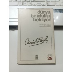 Dünya Bir İnkılap Bekliyor (2.El)