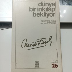 Dünya Bir İnkılap Bekliyor (2.El)