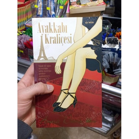 Ayakkabı Kraliçesi (2.EL) Ayakkabı Kraliçesi (2.EL)