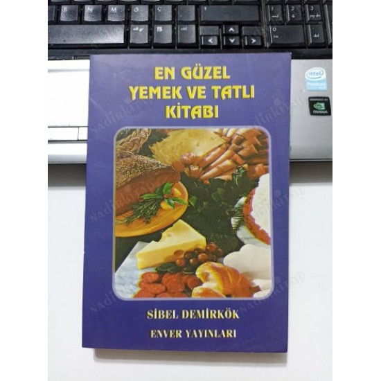 EN GÜZEL YEMEK VE TATLI KİTABI